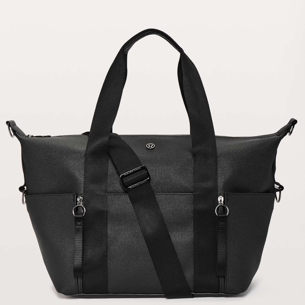 Lululemon Return To Form Duffel